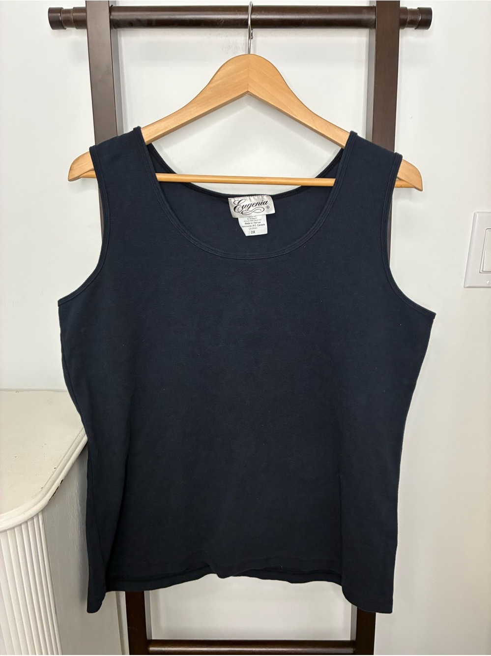 Women's Navy Sleeveless Tank Top. Size 2X. Made in Vancouver Canada 🇨🇦 vintage